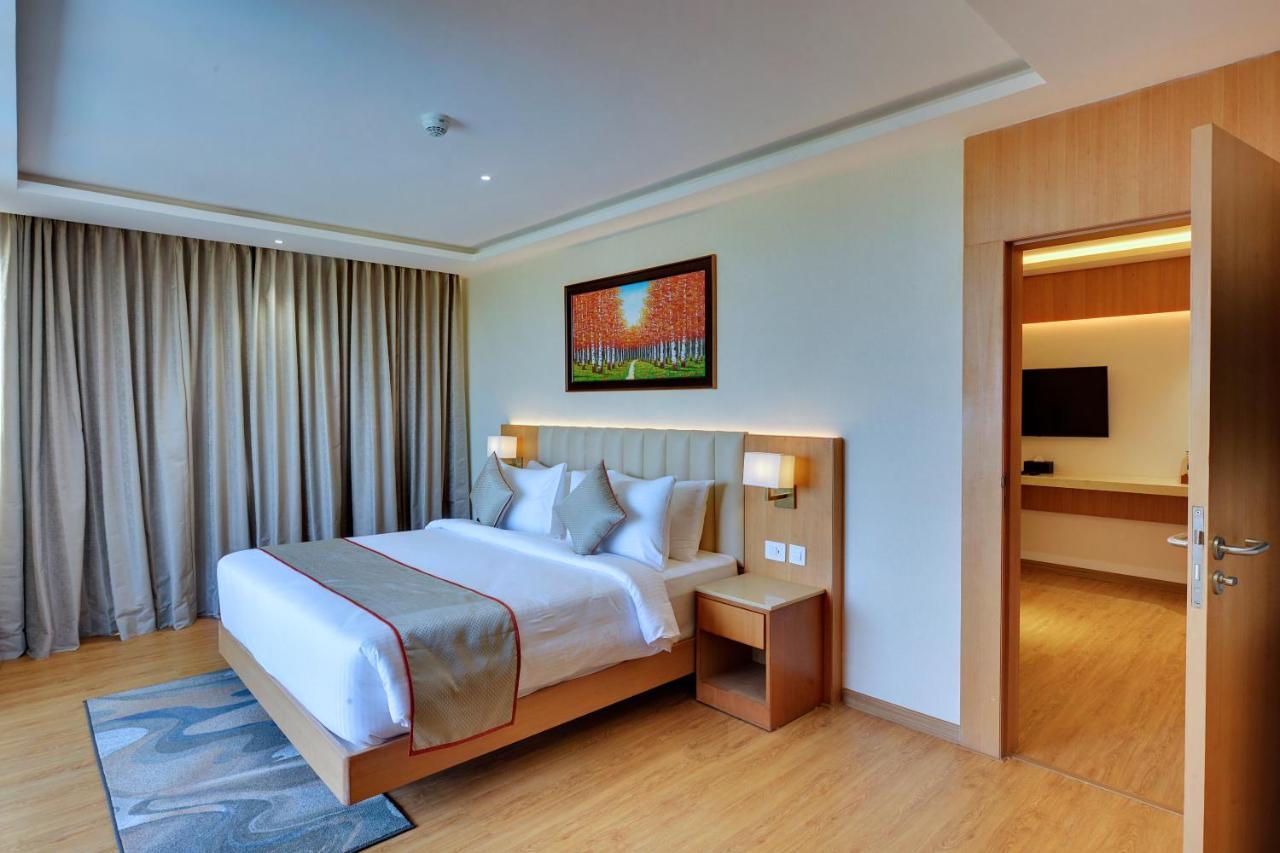 Clarion Hotel Bangalore Yesvantpur ภายนอก รูปภาพ