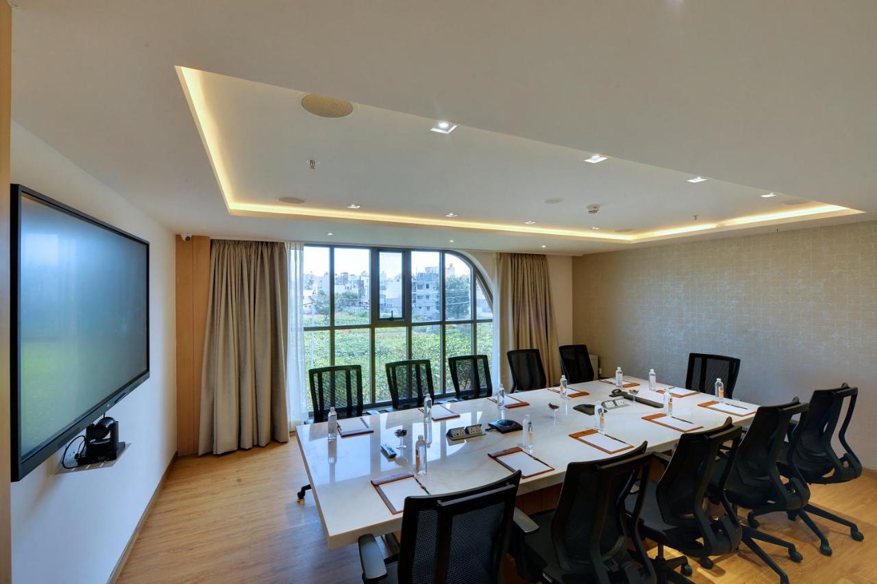 Clarion Hotel Bangalore Yesvantpur ภายนอก รูปภาพ