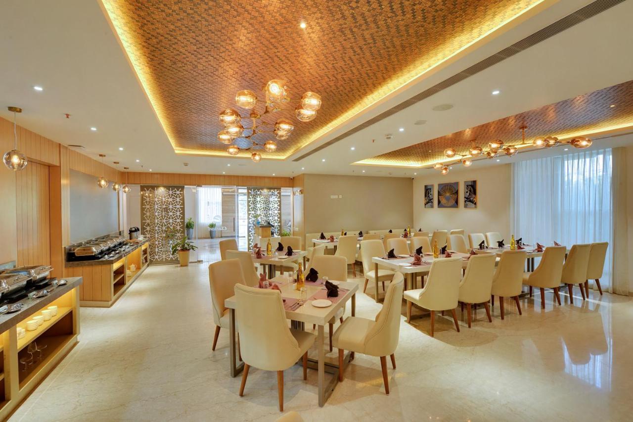 Clarion Hotel Bangalore Yesvantpur ภายนอก รูปภาพ