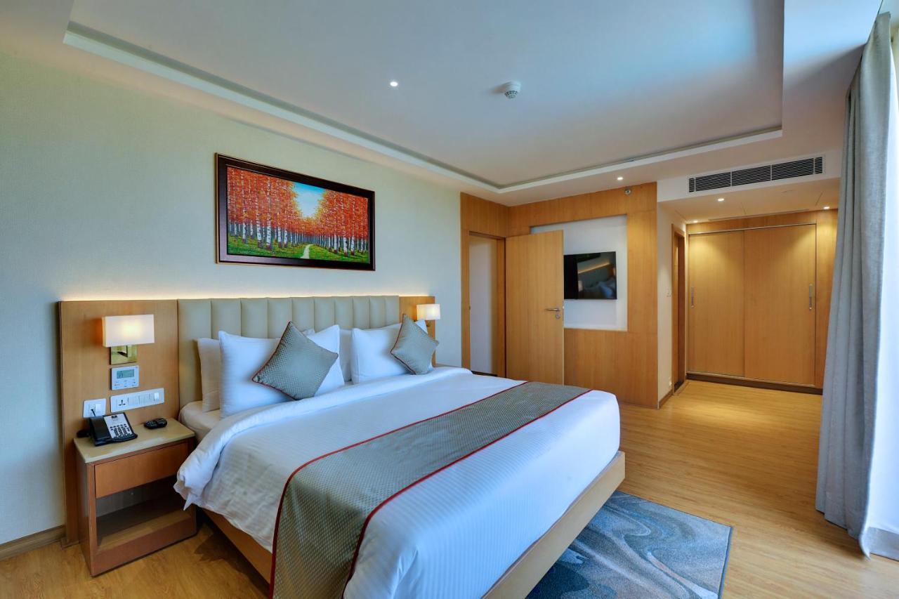 Clarion Hotel Bangalore Yesvantpur ภายนอก รูปภาพ