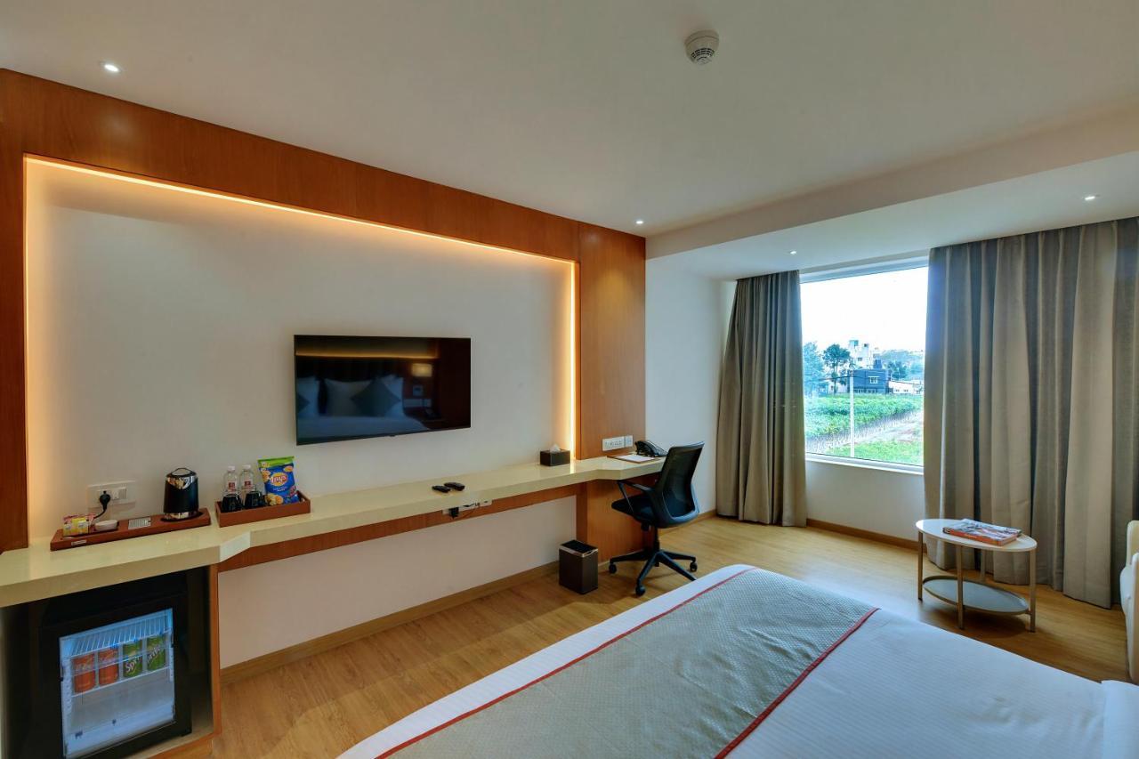 Clarion Hotel Bangalore Yesvantpur ภายนอก รูปภาพ