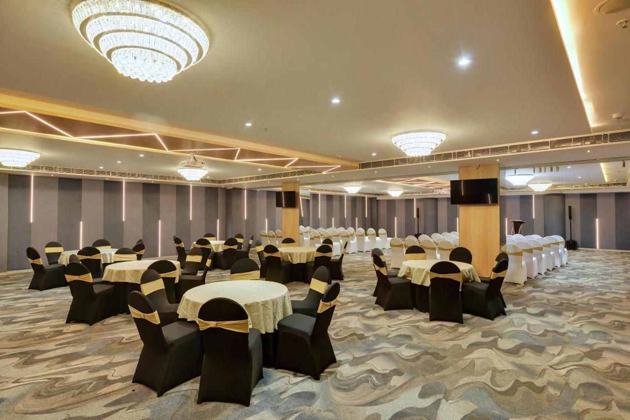Clarion Hotel Bangalore Yesvantpur ภายนอก รูปภาพ