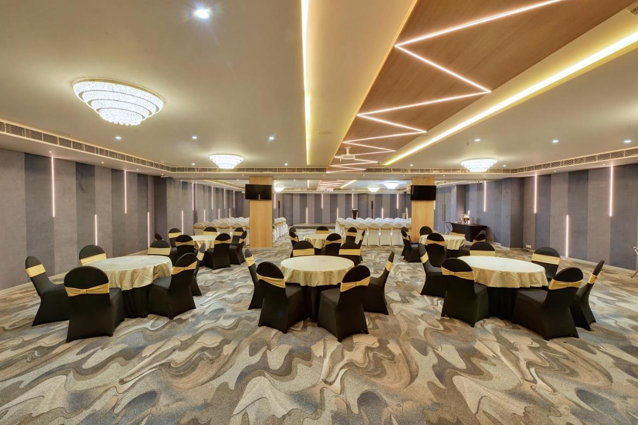 Clarion Hotel Bangalore Yesvantpur ภายนอก รูปภาพ