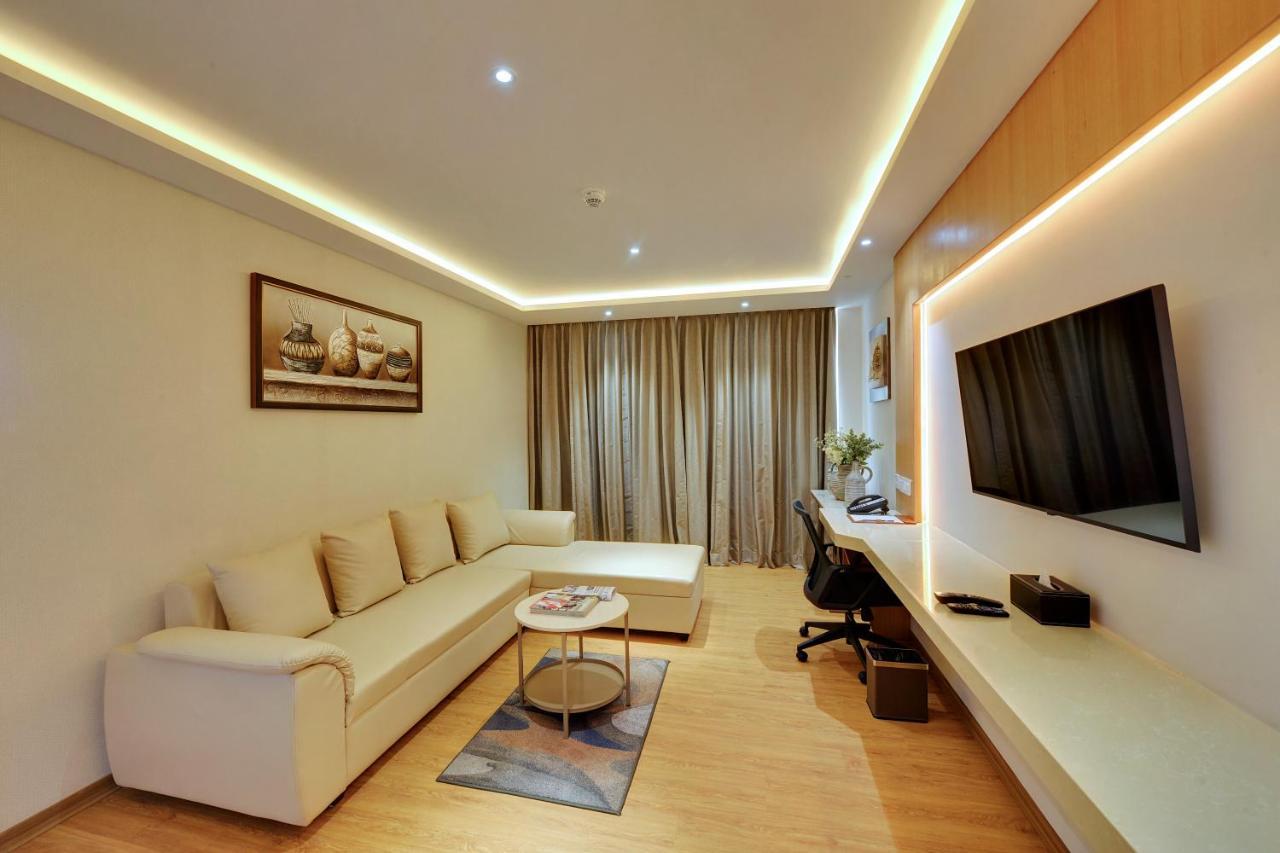 Clarion Hotel Bangalore Yesvantpur ภายนอก รูปภาพ
