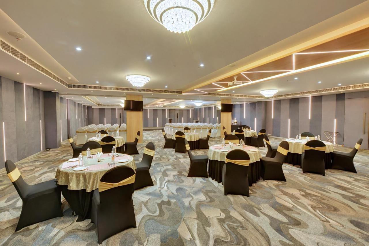 Clarion Hotel Bangalore Yesvantpur ภายนอก รูปภาพ