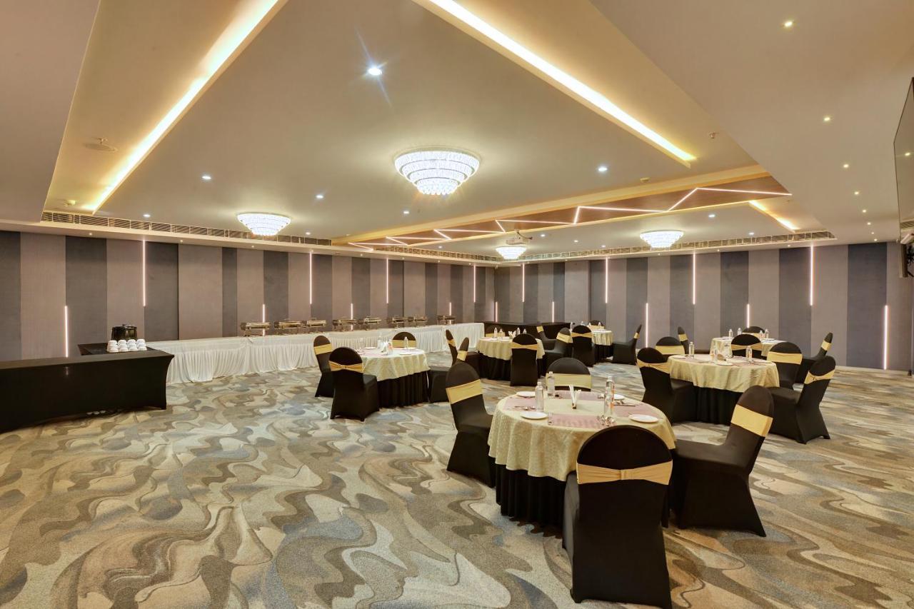 Clarion Hotel Bangalore Yesvantpur ภายนอก รูปภาพ