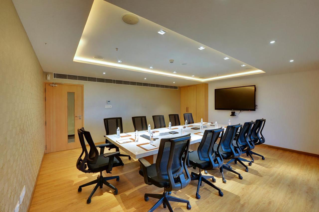 Clarion Hotel Bangalore Yesvantpur ภายนอก รูปภาพ