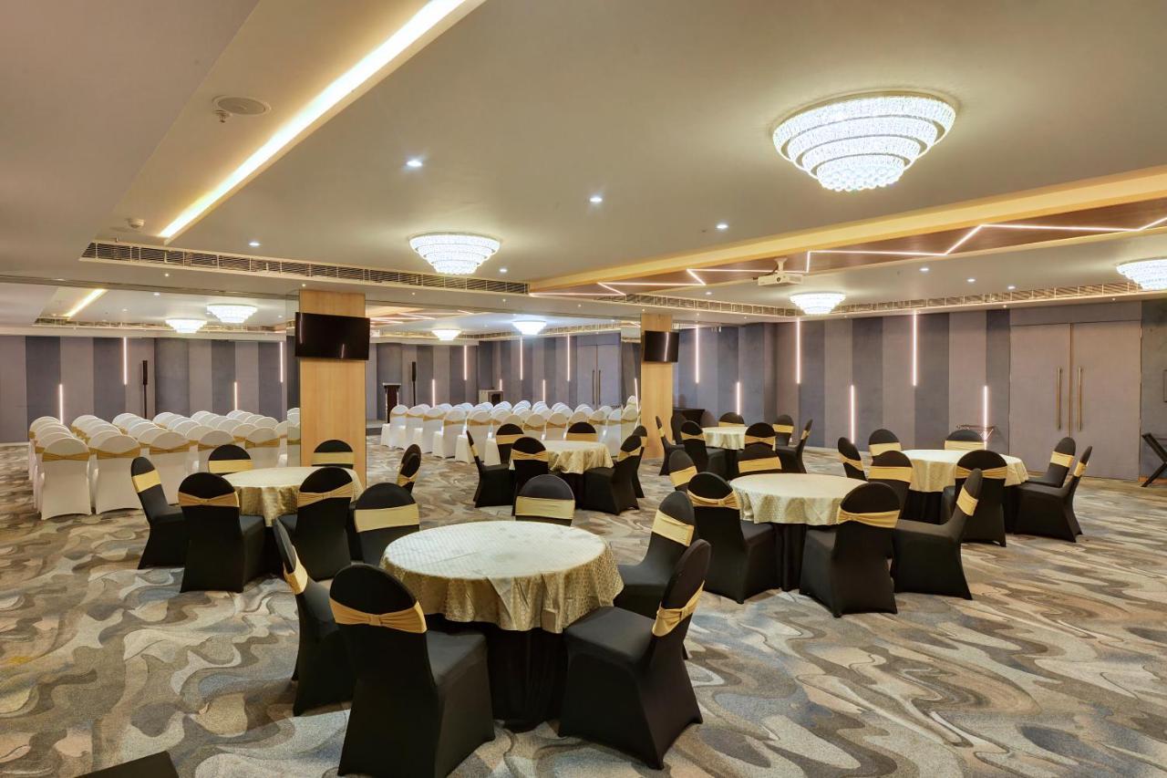 Clarion Hotel Bangalore Yesvantpur ภายนอก รูปภาพ