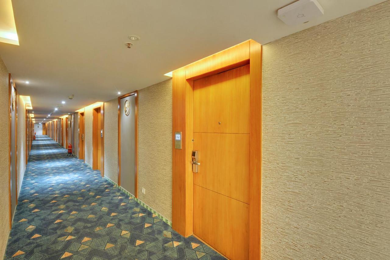 Clarion Hotel Bangalore Yesvantpur ภายนอก รูปภาพ
