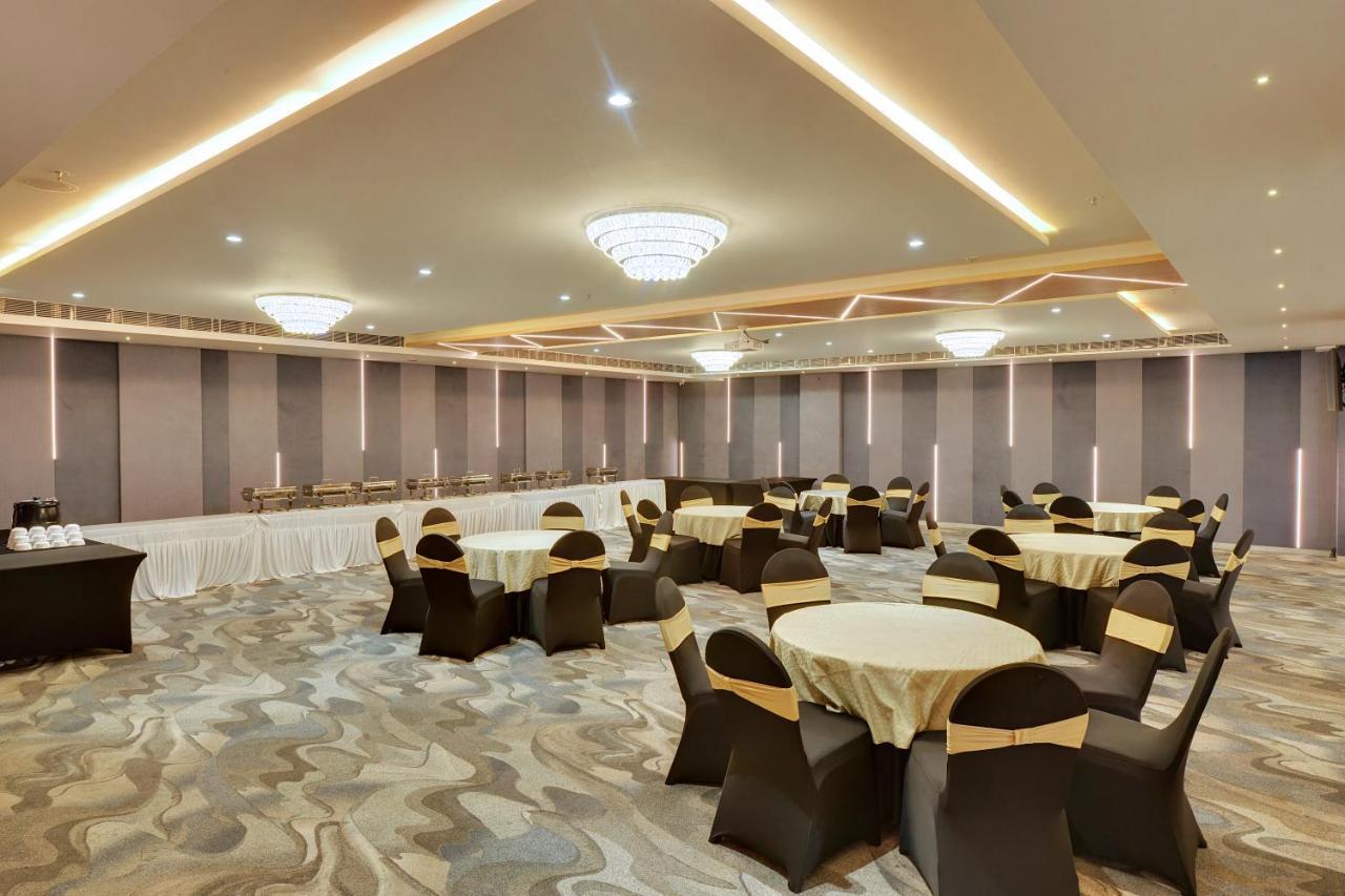 Clarion Hotel Bangalore Yesvantpur ภายนอก รูปภาพ