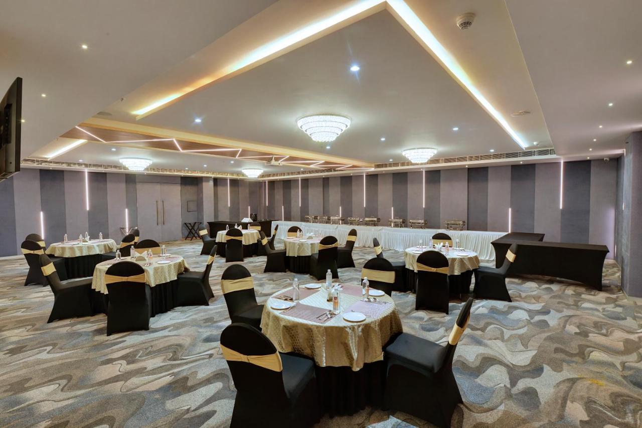 Clarion Hotel Bangalore Yesvantpur ภายนอก รูปภาพ