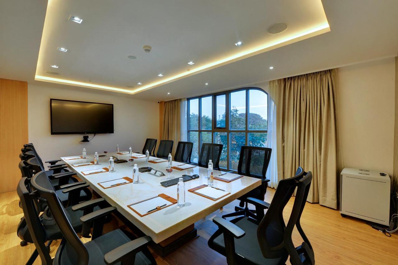 Clarion Hotel Bangalore Yesvantpur ภายนอก รูปภาพ