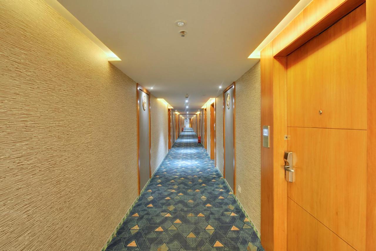 Clarion Hotel Bangalore Yesvantpur ภายนอก รูปภาพ