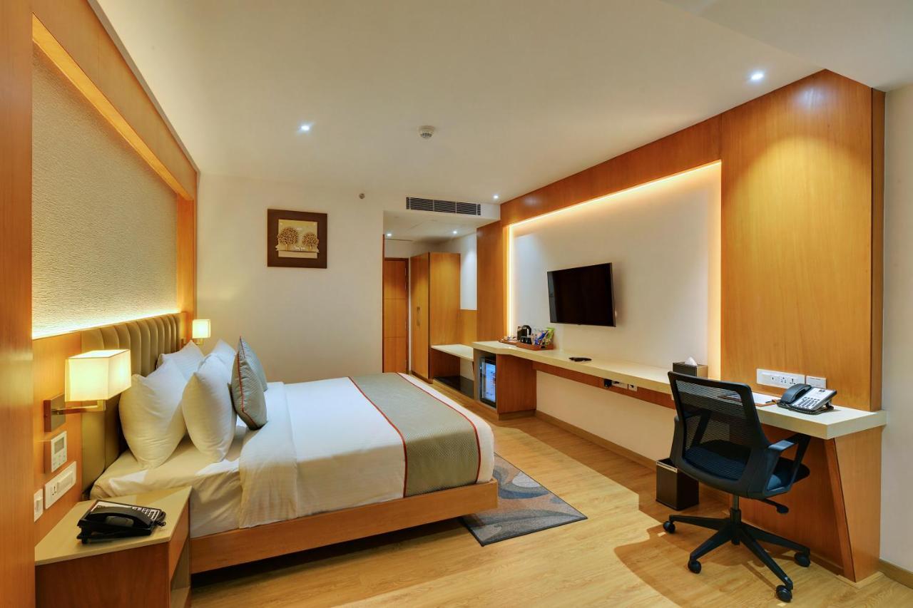 Clarion Hotel Bangalore Yesvantpur ภายนอก รูปภาพ