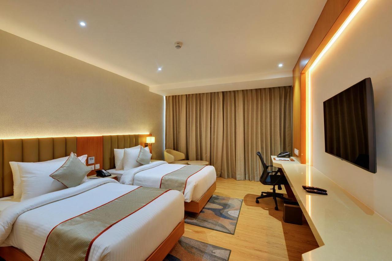Clarion Hotel Bangalore Yesvantpur ภายนอก รูปภาพ