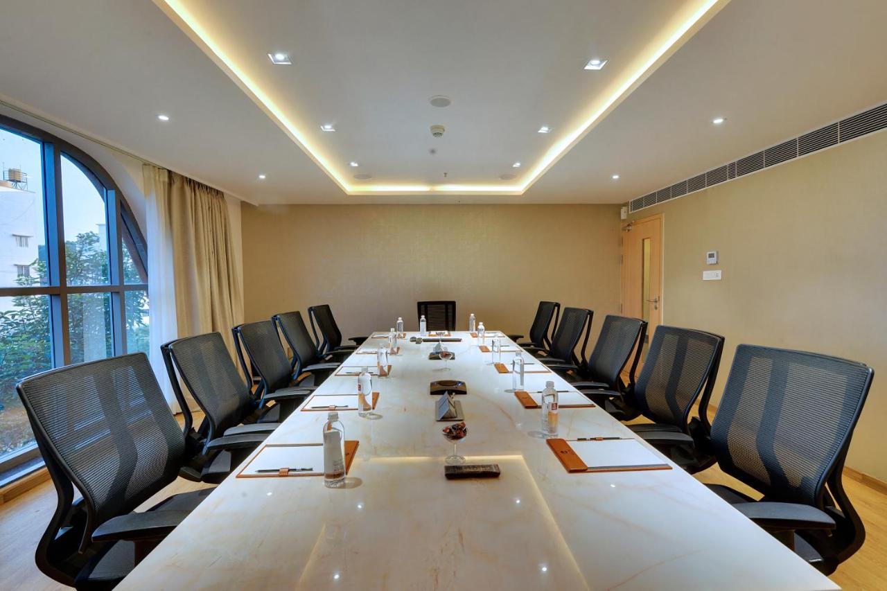 Clarion Hotel Bangalore Yesvantpur ภายนอก รูปภาพ