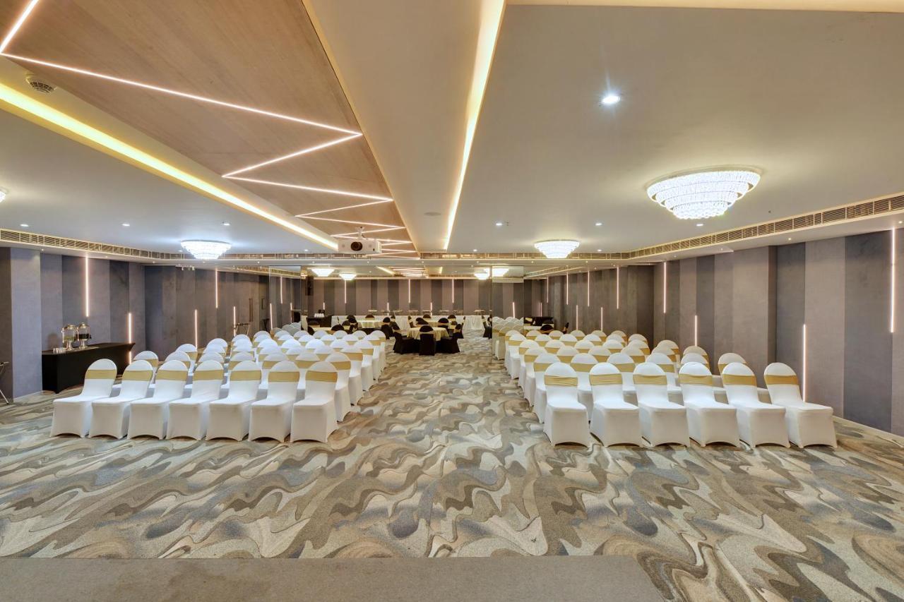 Clarion Hotel Bangalore Yesvantpur ภายนอก รูปภาพ